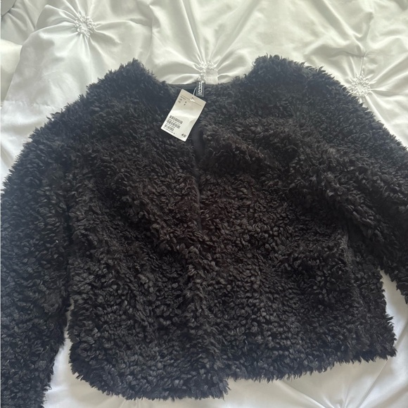 H&M Jackets & Blazers - H&M Black Cropped Faux Fur Coat